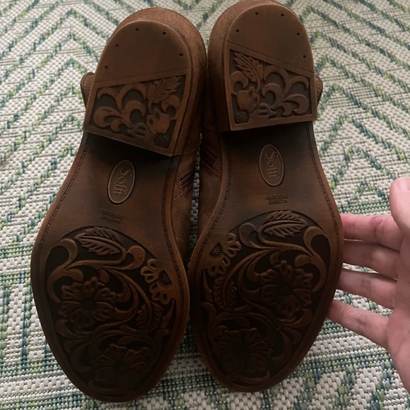 SOFFT Booties Light Brown Suede 9.5/10 Western Style VGUC Boho Fall Boots - Picture 5 of 7